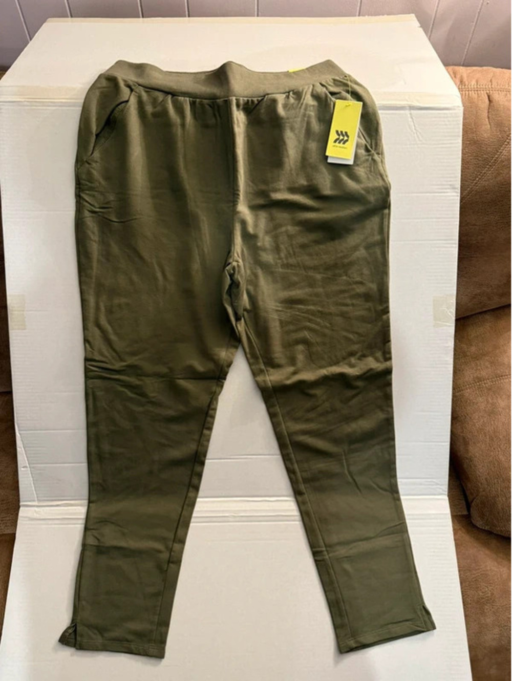 Green All in Motion size Large High Rise Taper Pants
